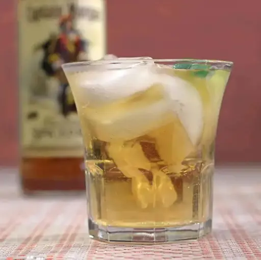 [BL6363] Captain Morgan Ginger Cocktail